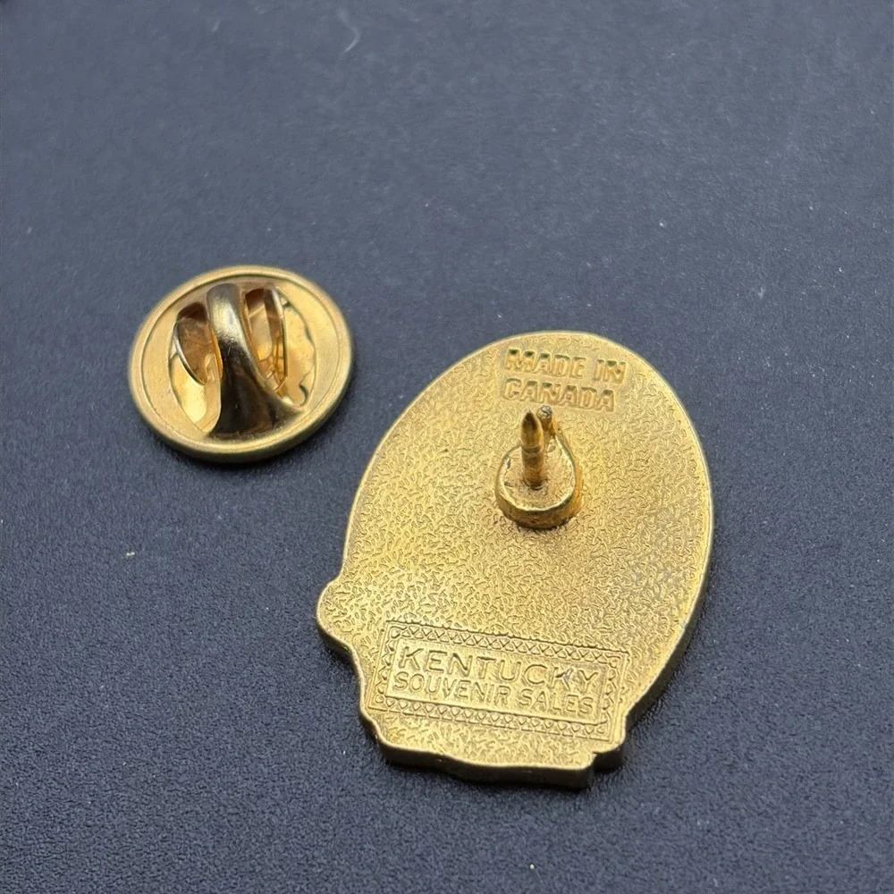 Louisville Kentucky Nighttime Skyline‎ Horse Racing Lapel Hat Pin